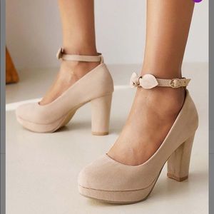 Absolutely NEW gorgeous shoes.